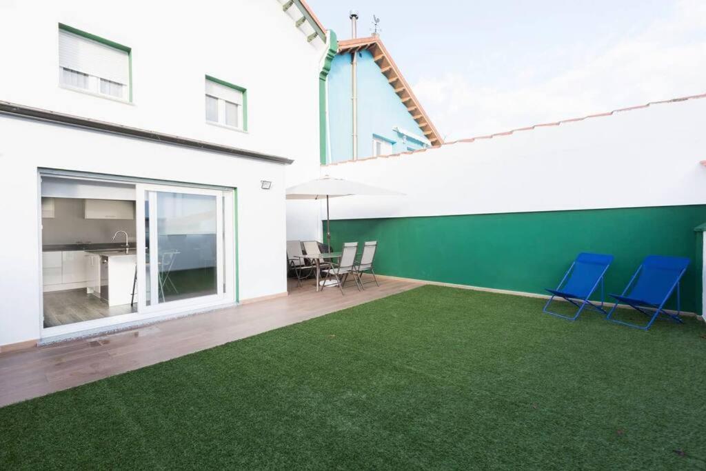 Chalet En La Cuidad- Con Jardin Y Barbacoa Gijón Exterior foto