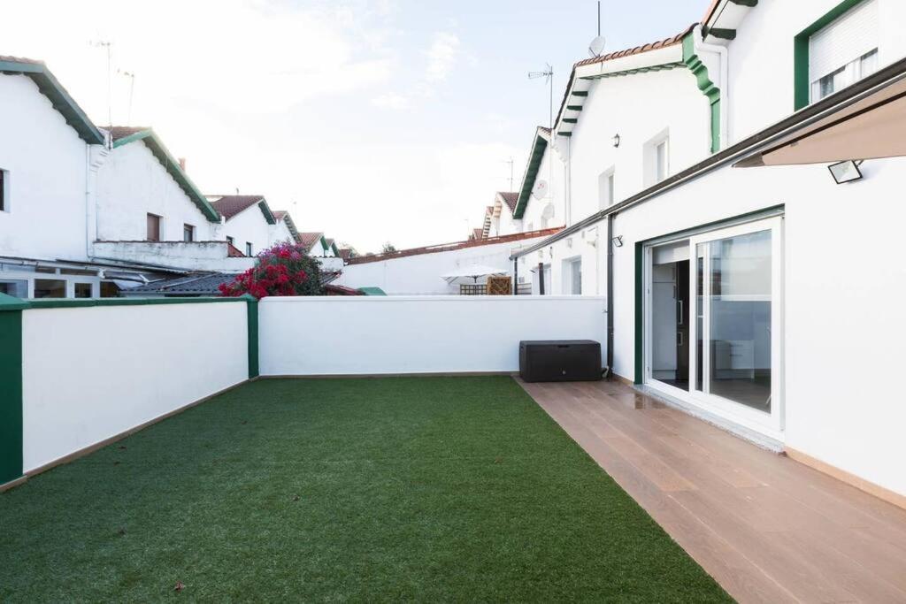 Chalet En La Cuidad- Con Jardin Y Barbacoa Gijón Exterior foto